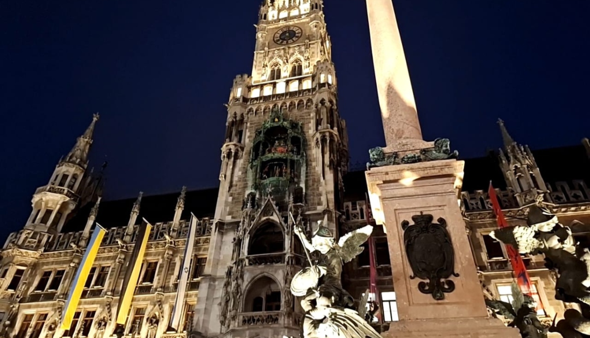 Rathaus-Glockenspiel: Ένα μελωδικό αξιοθέατο στην καρδιά του Μονάχου