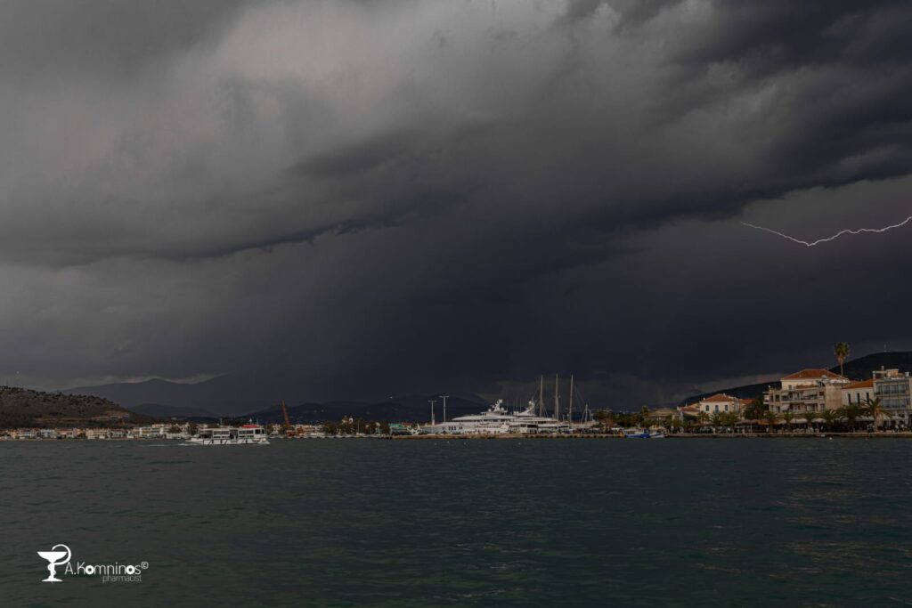 nafplio komninos kakokairia krouazieroploia (4)