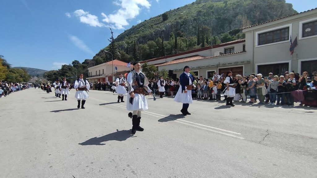 parelasi nafplio 25 martiou 15