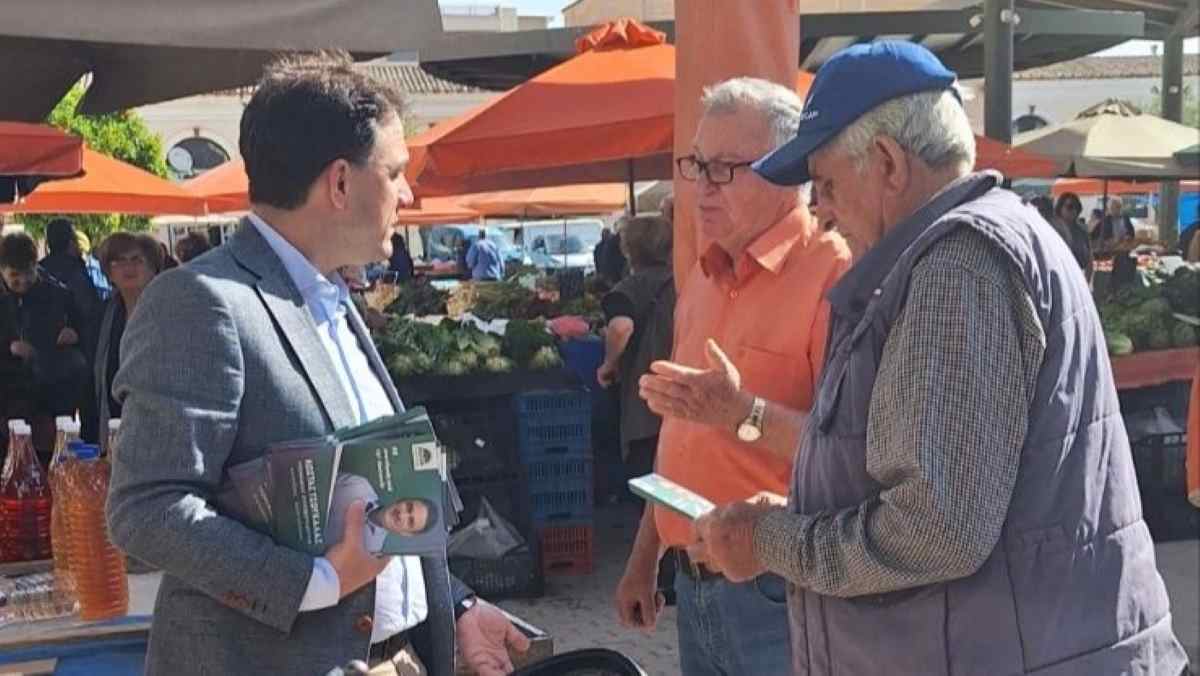 Στην λαϊκή του Άργους μοίρασε φυλλάδια ο Τσουκαλάς