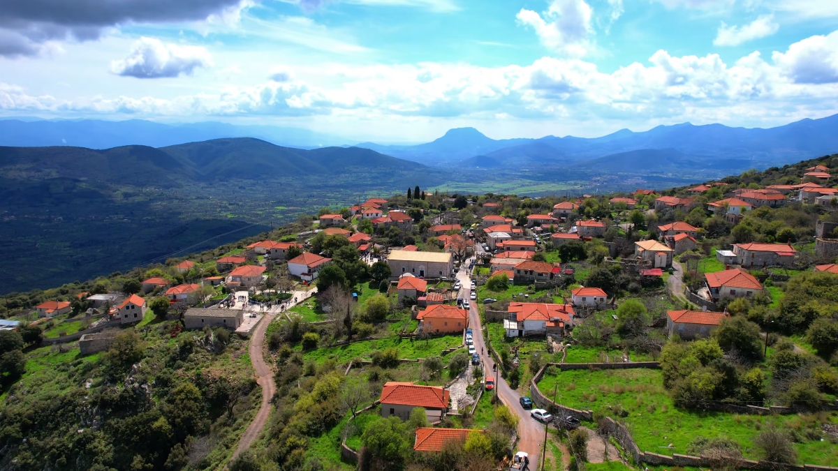 Το χωριό της Μεσσηνίας που ιδρύθηκε από Σουλιώτες και προσφέρει άπλετη χαλάρωση