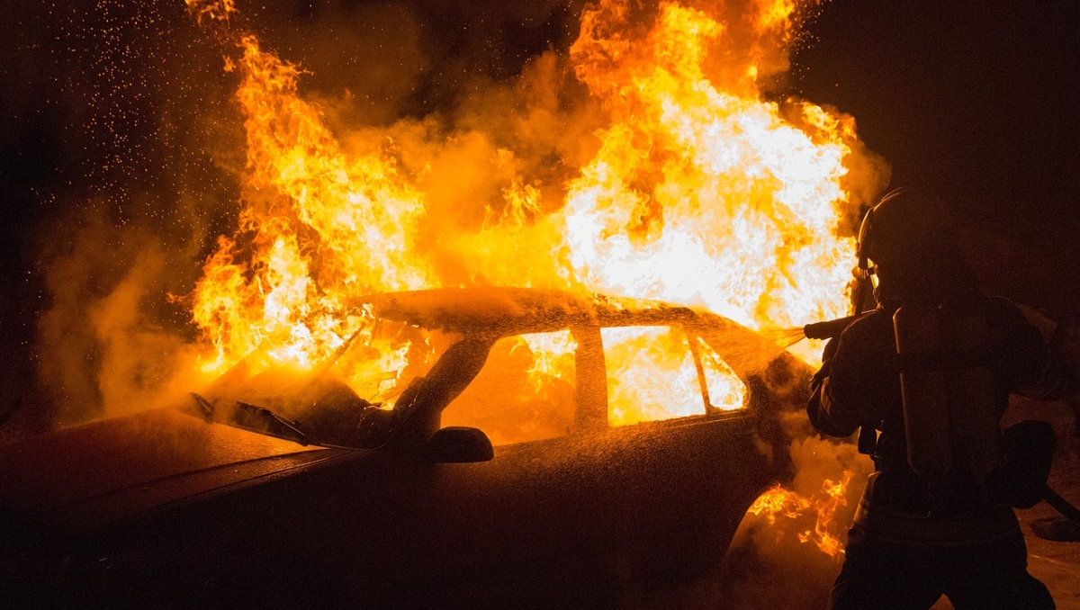 Κουτσοπόδι: Συναγερμός για φωτιά σε αυλή σπιτιού – Κάηκε όχημα