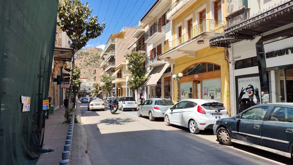 Άργος: Τα καταστήματα χάνουν πελάτες λόγω έλλειψης πάρκινγκ – Παράκληση προς καταστηματάρχες