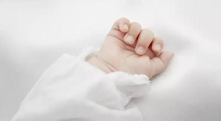 24χρονη γέννησε στο προαύλιο του Νοσοκομείου Κορίνθου