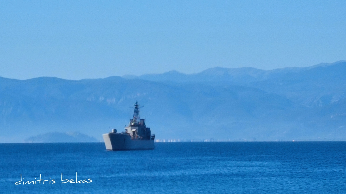 Τι κάνει το αρματαγωγό «Λέσβος l-176» στο Ναύπλιο