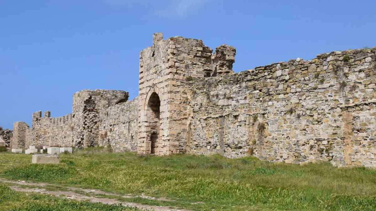 Στα σκαριά έργα προστασίας και αποκατάστασης στο κάστρο της Μεθώνης