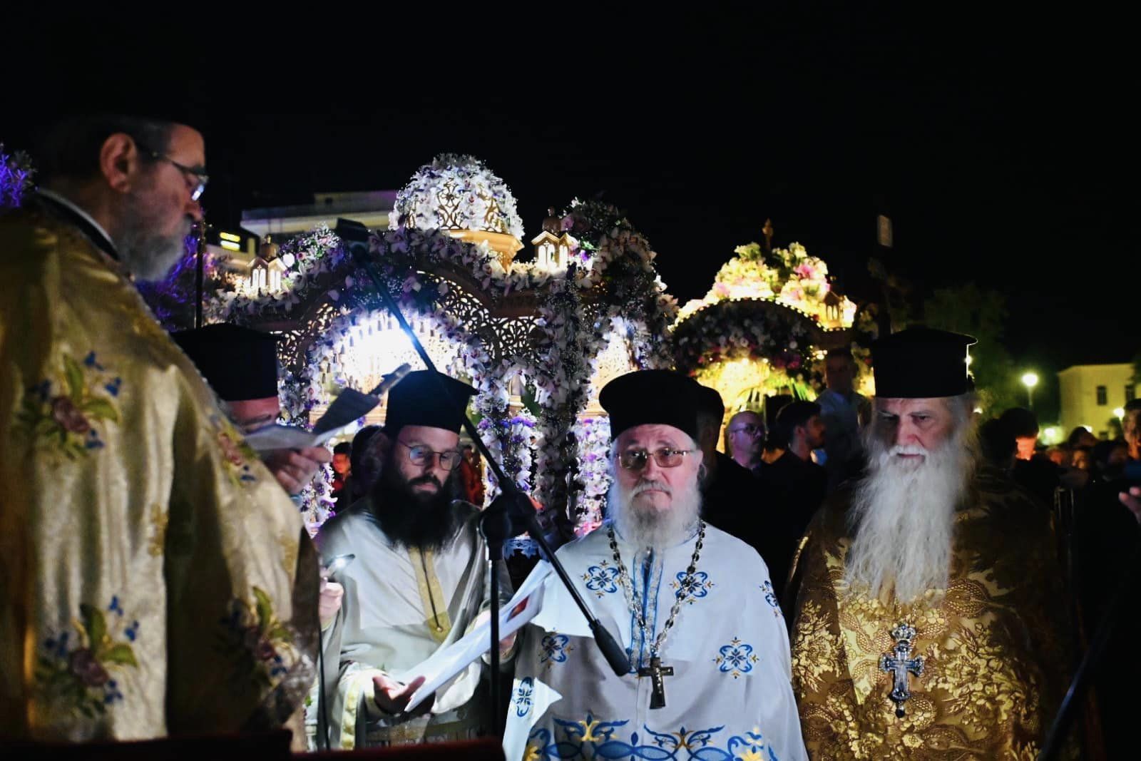 Κατανυκτική ατμόσφαιρα στη συνάντηση των επιταφίων στο Άργος