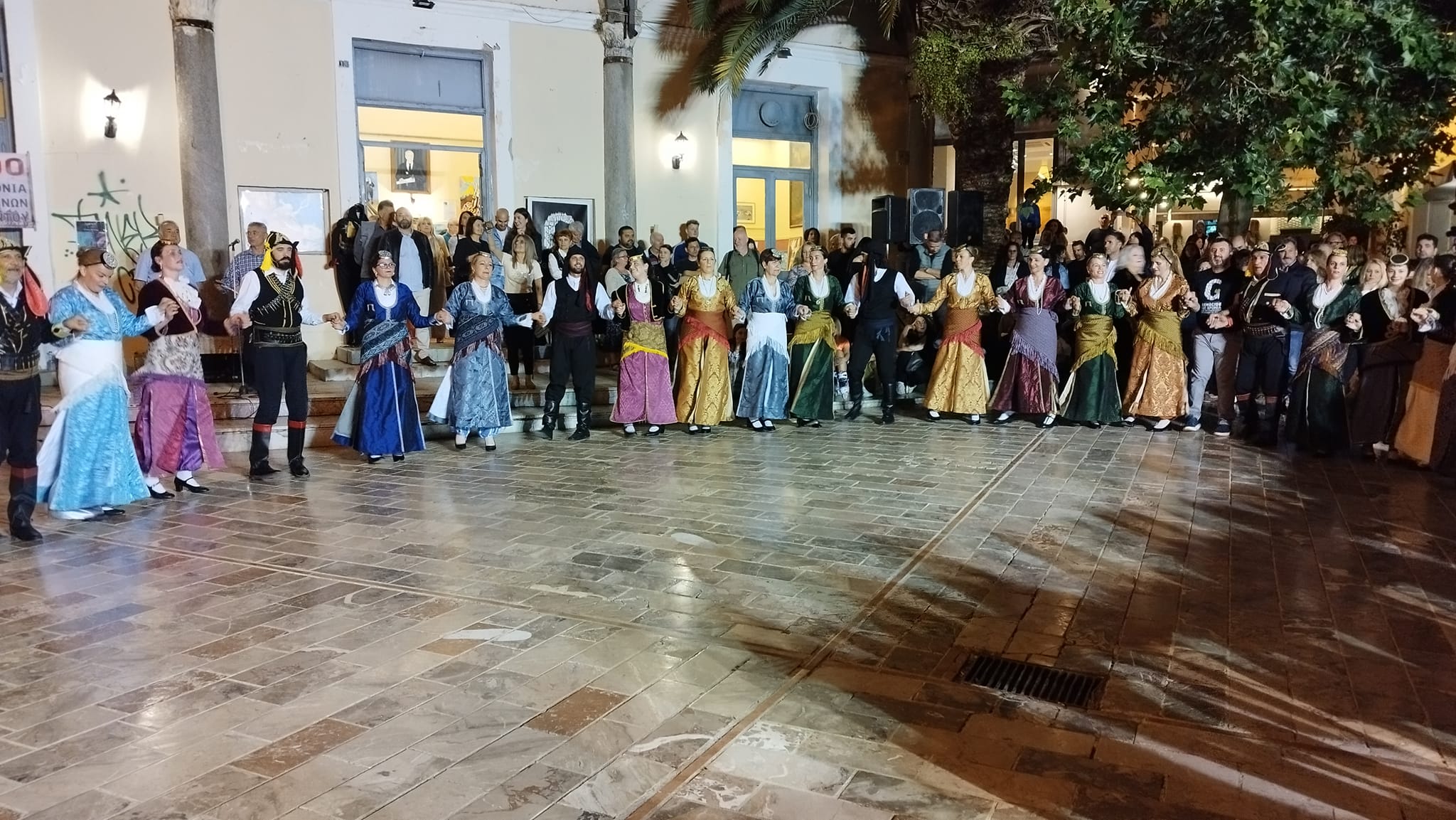 Πόντιοι έσυραν το χορό στο Ναύπλιο