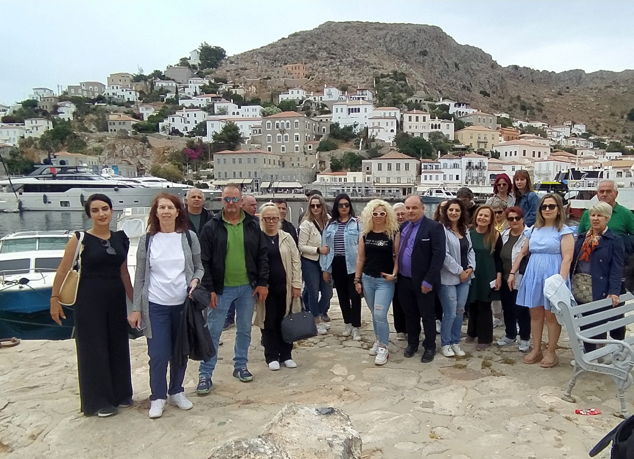 Ενήλικες μαθητές από το Ναύπλιο θαύμασαν την Ύδρα
