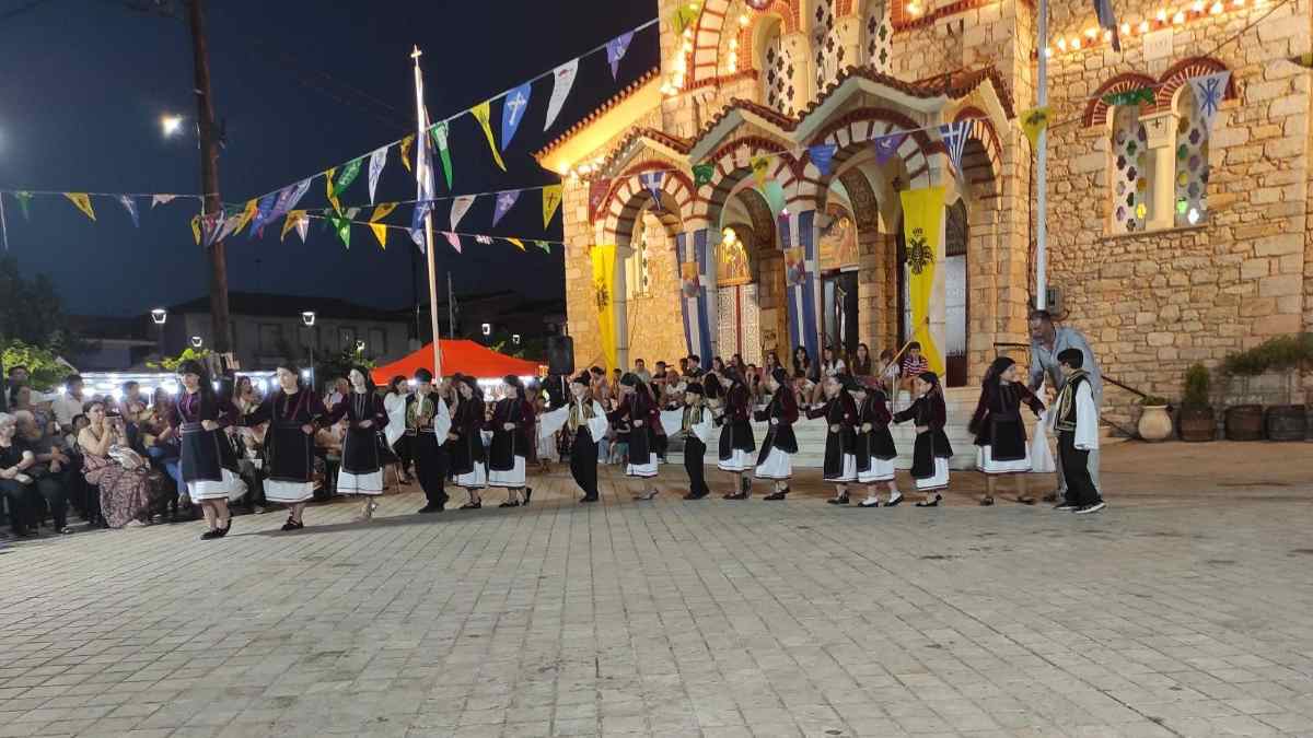 Αργολίδα: Χορευτική παράσταση στην Αγία Τριάδα