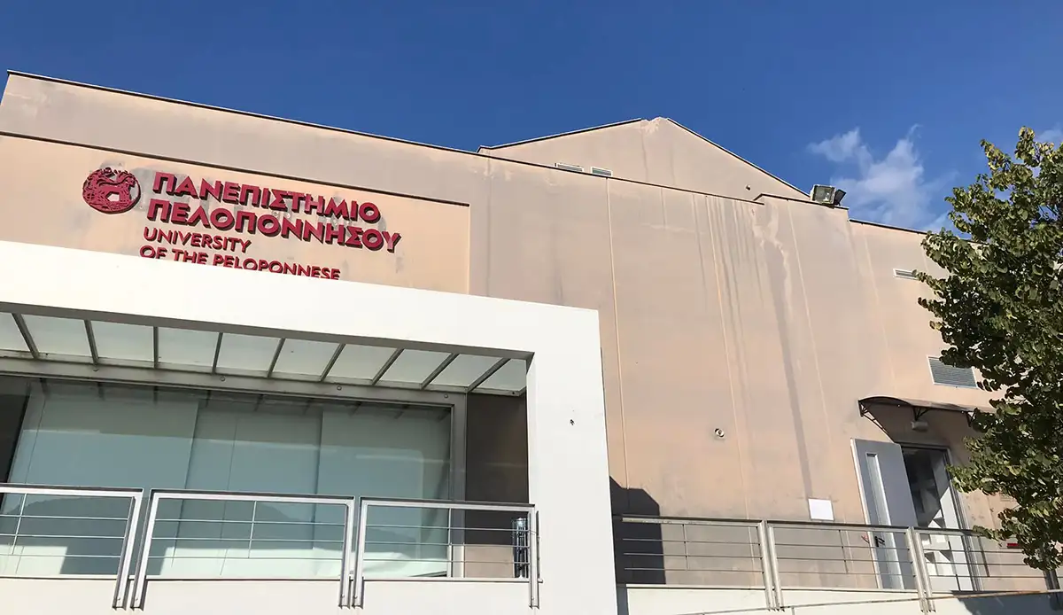 Ναύπλιο: Φοιτητές χωρίς συγκοινωνία, πεζοδρόμιο και στέγαση – Ηχηρό μήνυμα του Κοσμήτορα