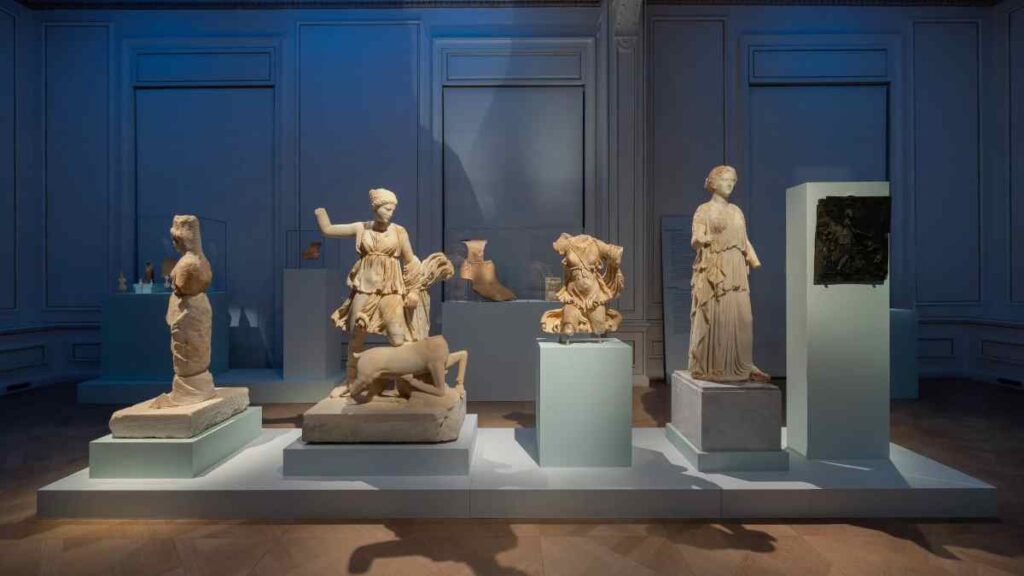 Αγάλματα Δήλος © museum of cycladic art