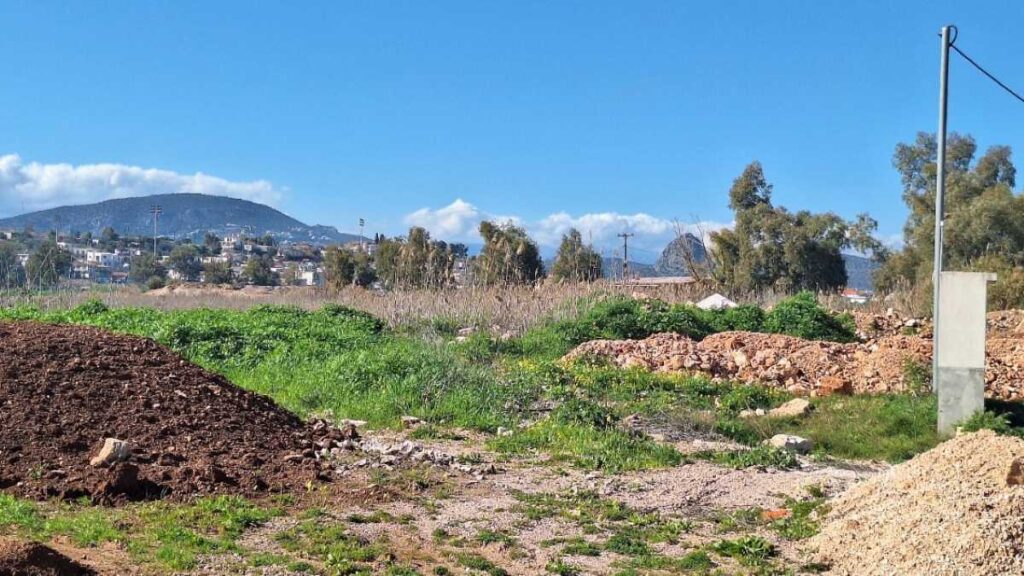 Βιβάρι: Σκουπιδότοπος στη λιμνοθάλασσα