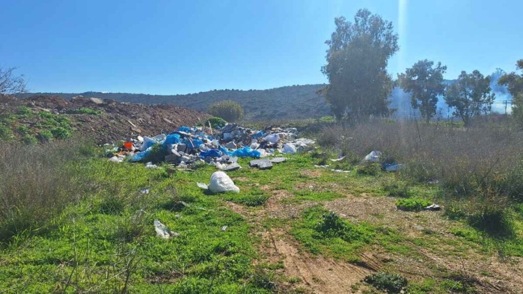 Βιβάρι: Σκουπιδότοπος στη λιμνοθάλασσα