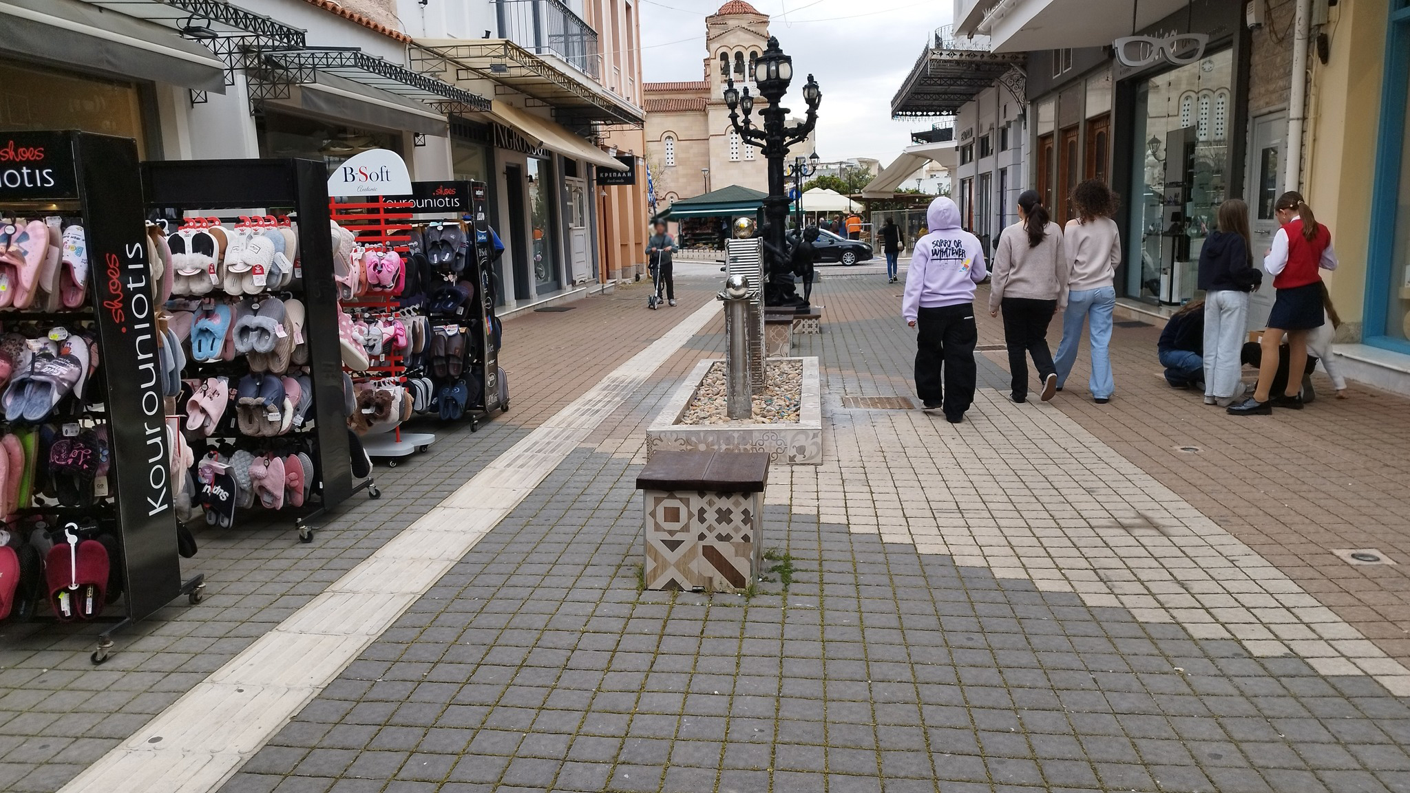 Εκπτώσεις σε Ναύπλιο και Άργος: Τι λένε οι έμποροι