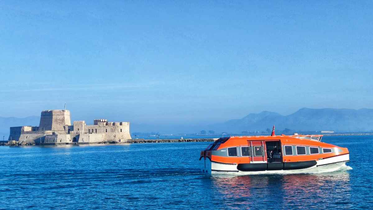 Ναύπλιο: Τραυματισμός γυναίκας στο Μπούρτζι – Άμεση επέμβαση του Λιμενικού και του ΕΚΑΒ