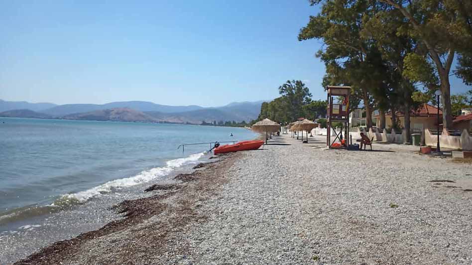 ΠΑΚΟΕ: Ακατάλληλο για κολύμπι το 33% των παραλιών στην Πελοπόννησο