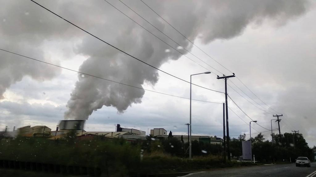 Ένα «γκρι πέπλο» πάνω από το Ναύπλιο – Μετρήσεις «καμπανάκι» για την υγεία