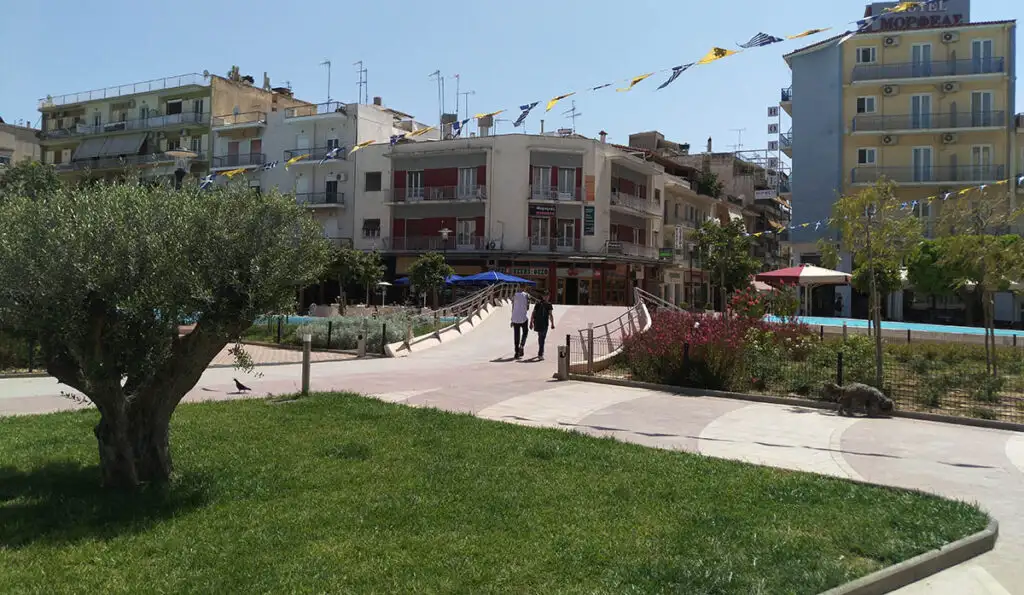 Πλατεία Αγίου Πέτρου στο Άργος γεφυράκι