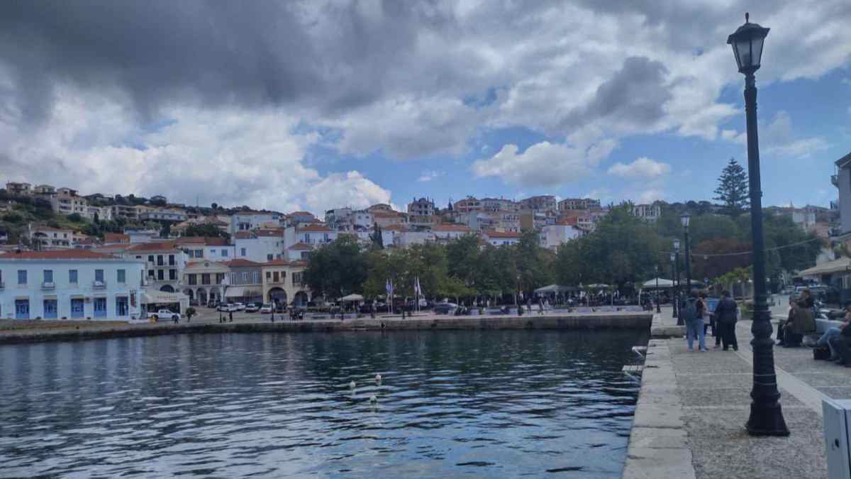 Πύλος: Συναγερμός για ρύπανση στον Όρμο Ναυαρίνου