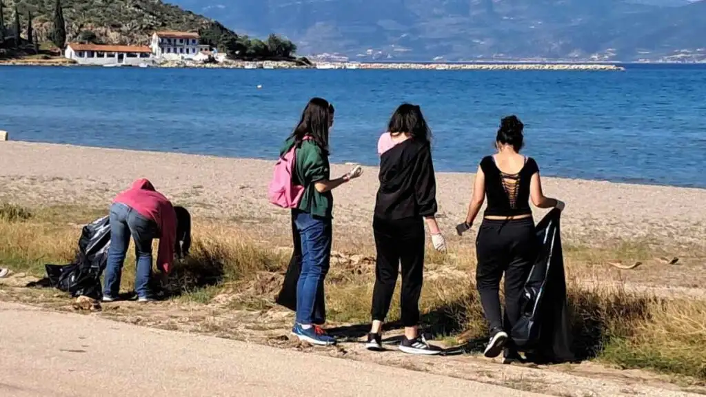 Καθαρισμός Καραθώνας από το 1ο ΓΕΛ Ναυπλίου