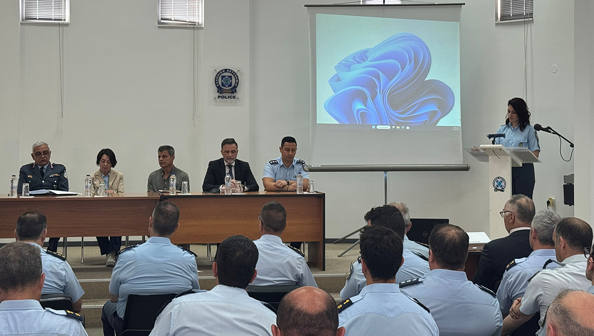 Πελοπόννησος: Αστυνομικοί ενημερώθηκαν για την προστασία των ζώων
