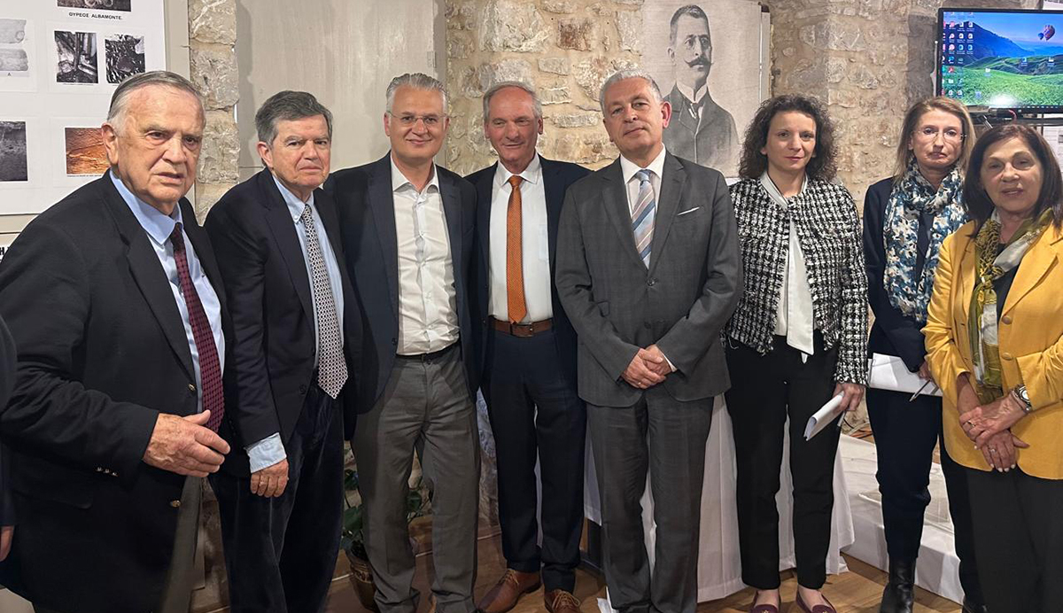 Η Καρύταινα τίμησε τους Αθανάσιο και Μαρίνα Μαρτίνου