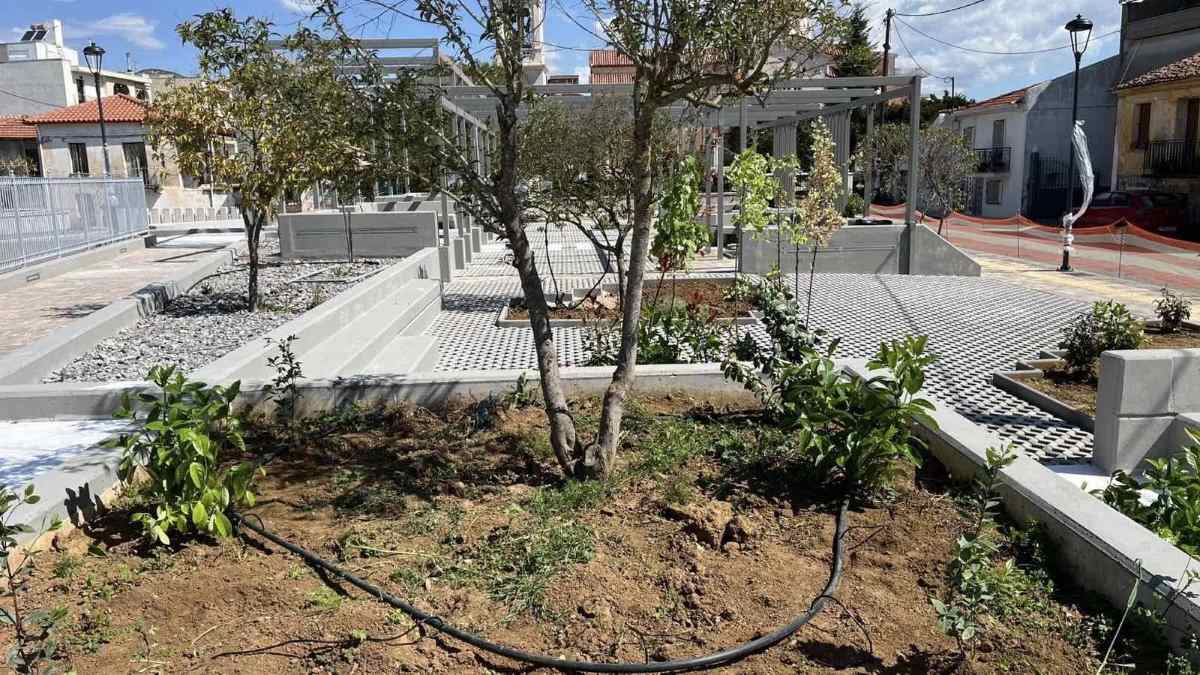 Ετοιμάζεται η πλατεία Αγίας Βαρβάρας στην Τρίπολη