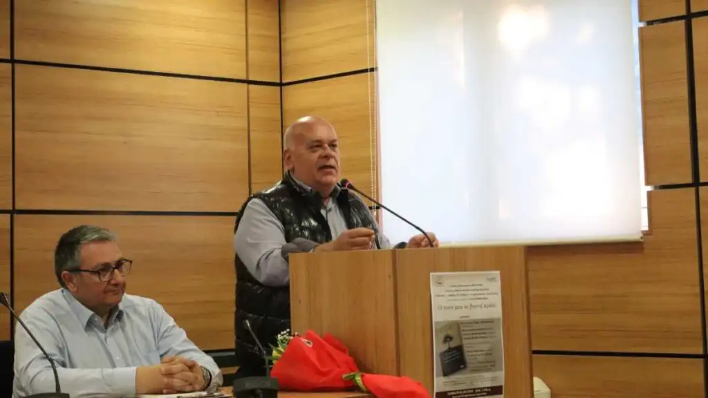 Παρουσίαση βιβλίου Γιάννη Ματθαιουδάκη "Ο νους μου τα βουνά κρατεί" - Άκης Γκάτζιος