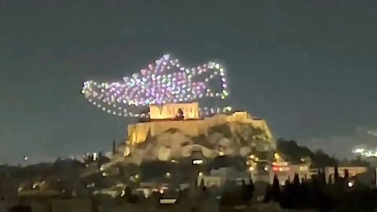 Εισαγγελική παρέμβαση για το show με drone της αθλητικής εταιρείας πάνω από την Ακρόπολη