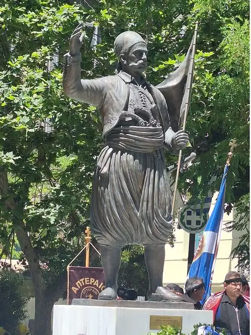 andriantas petrompeis mauromixalis - Αποκαλυπτήρια ανδριάντα Πετρομπέη Μαυρομιχάλη