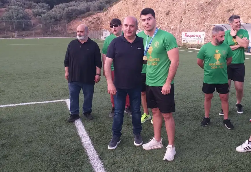 Απονομή Κυπέλλου και μεταλλίων στην Πρωταθλήτρια ομάδα του πρώτου ομίλου της Α2 κατηγορίας της Ε.Π.Σ. Αργολίδας του Νέου Αχιλλέα Φιχτίων