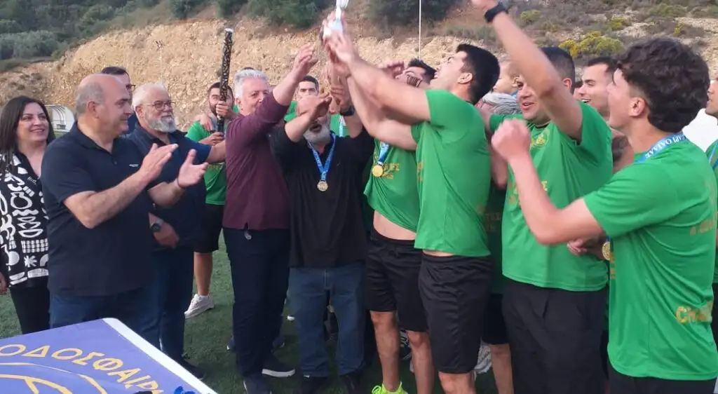 Απονομή Κυπέλλου και μεταλλίων στην Πρωταθλήτρια ομάδα του πρώτου ομίλου της Α2 κατηγορίας της Ε.Π.Σ. Αργολίδας του Νέου Αχιλλέα Φιχτίων