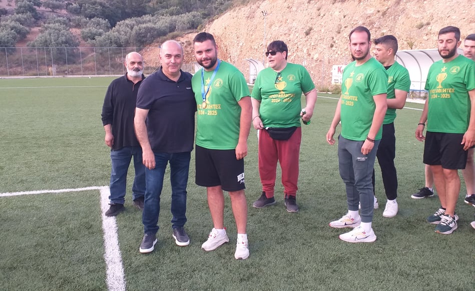 Απονομή Κυπέλλου και μεταλλίων στην Πρωταθλήτρια ομάδα του πρώτου ομίλου της Α2 κατηγορίας της Ε.Π.Σ. Αργολίδας του Νέου Αχιλλέα Φιχτίων