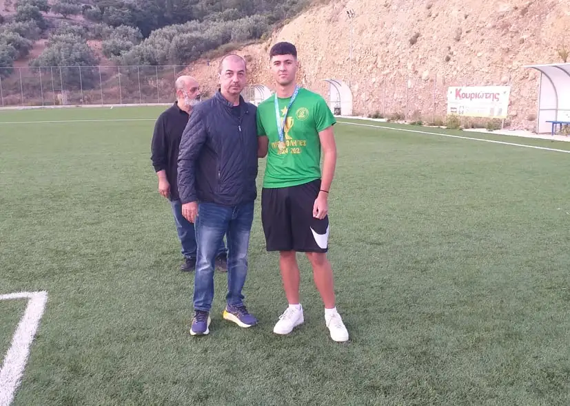 Απονομή Κυπέλλου και μεταλλίων στην Πρωταθλήτρια ομάδα του πρώτου ομίλου της Α2 κατηγορίας της Ε.Π.Σ. Αργολίδας του Νέου Αχιλλέα Φιχτίων