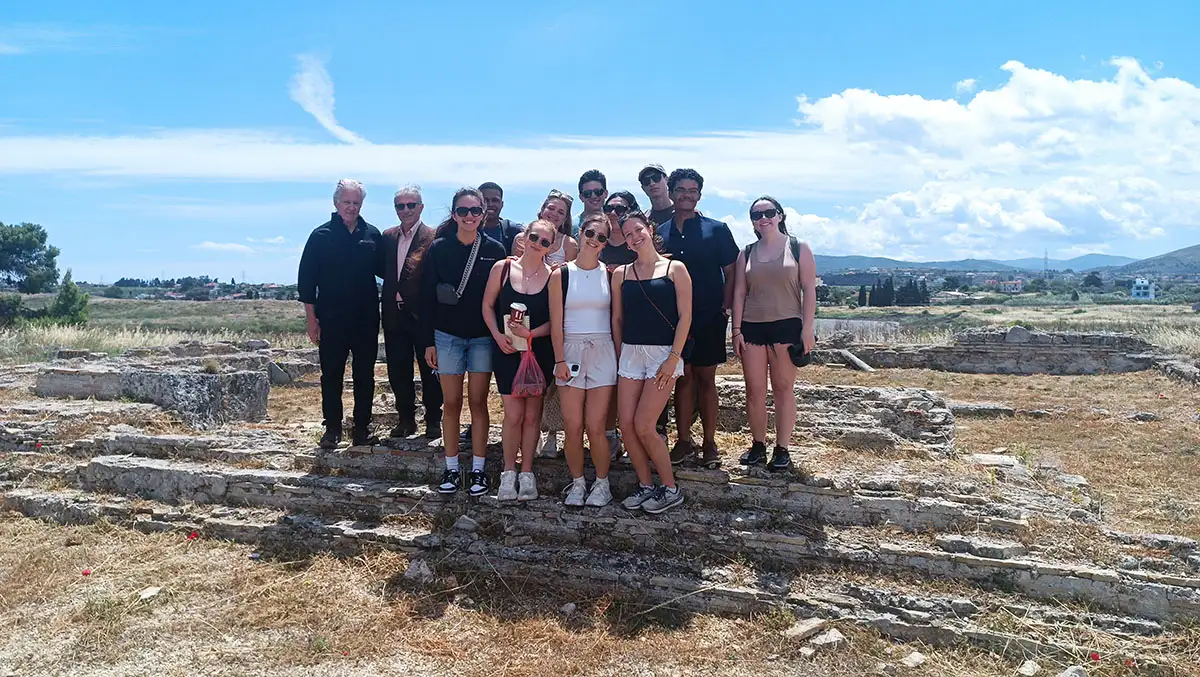 Κορινθία: Φοιτητές του Πανεπιστημίου Notre Dame ξεναγήθηκαν στο Λέχαιο