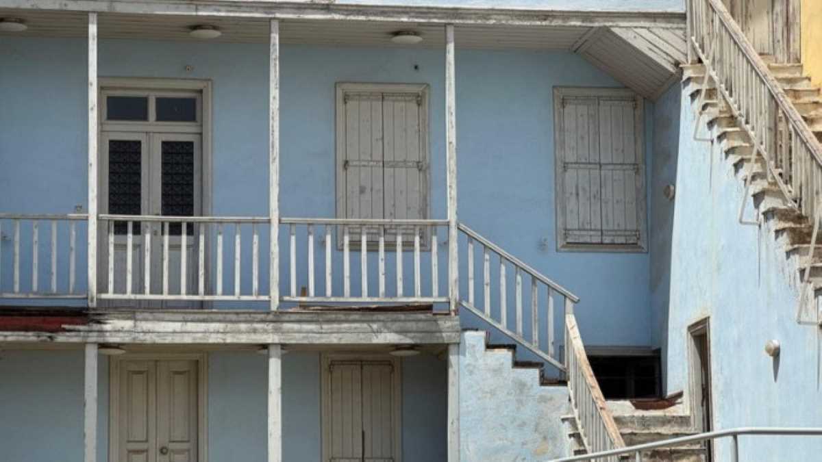 Το σπίτι που είπε «σκασμός» στην πολυκατοικία: Η αιώνια οικία Κοκοβίκου