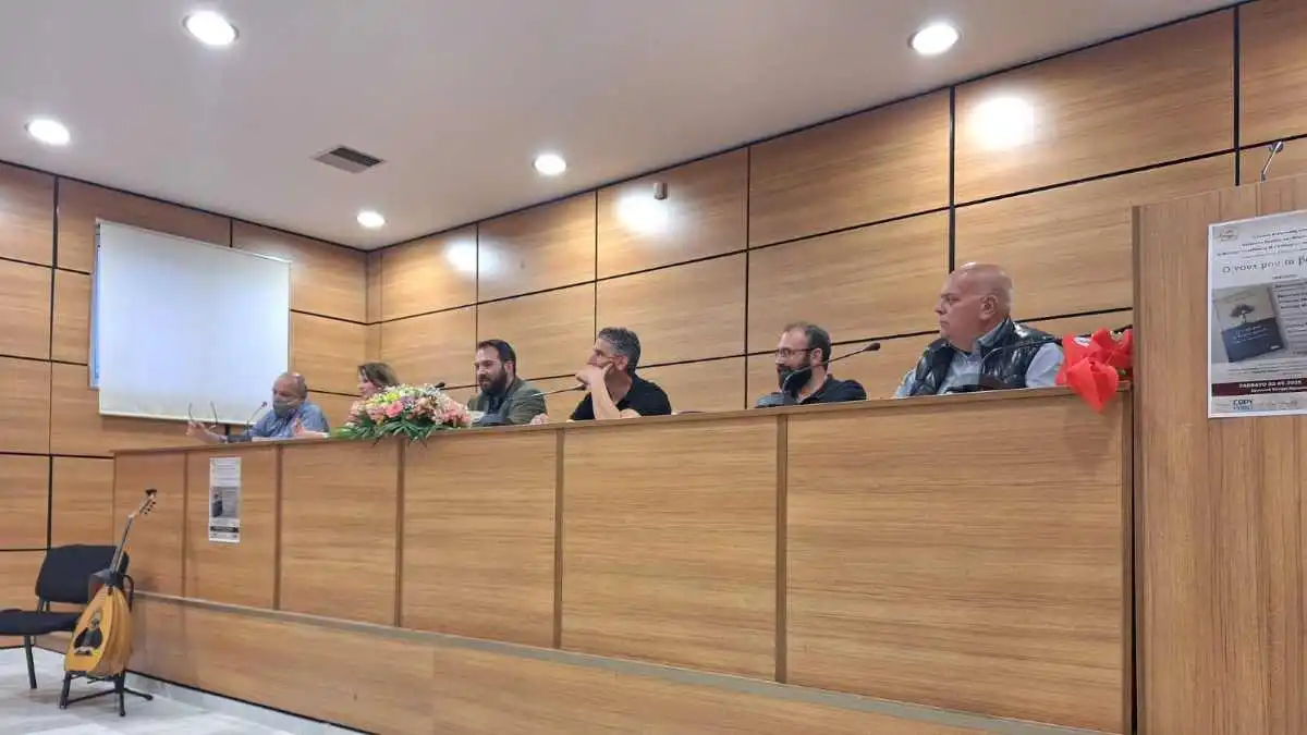 «Ο νους μου τα βουνά κρατεί»: Συγκίνηση και στοχασμός στην παρουσίαση του Γιάννη Ματθαιουδάκη στο Ναύπλιο