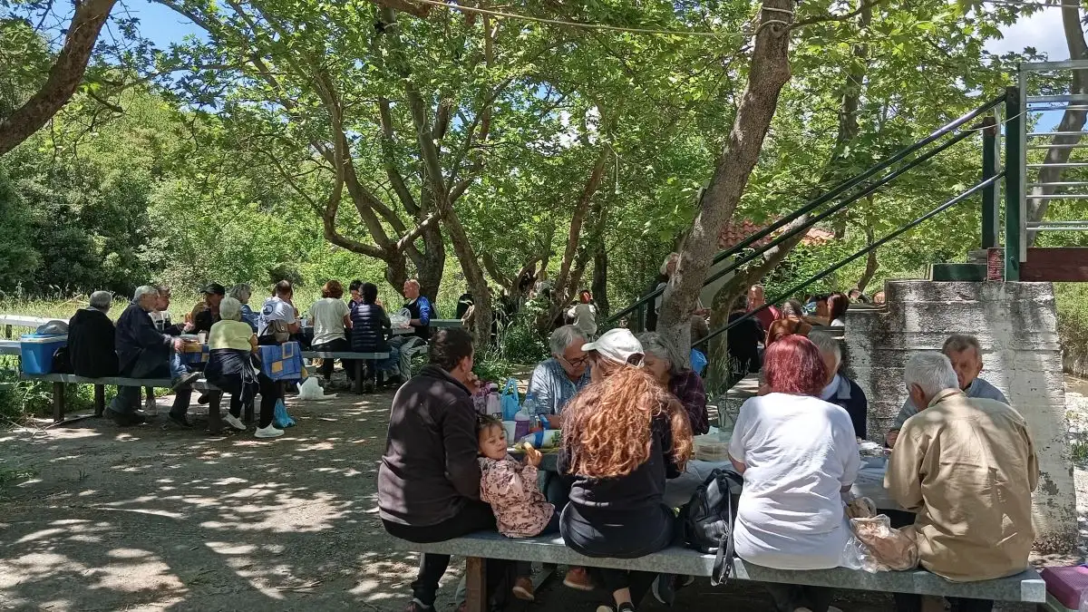 Πλήθος περιηγητών  και επισκεπτών σε Δυρράχι και Καμάρα