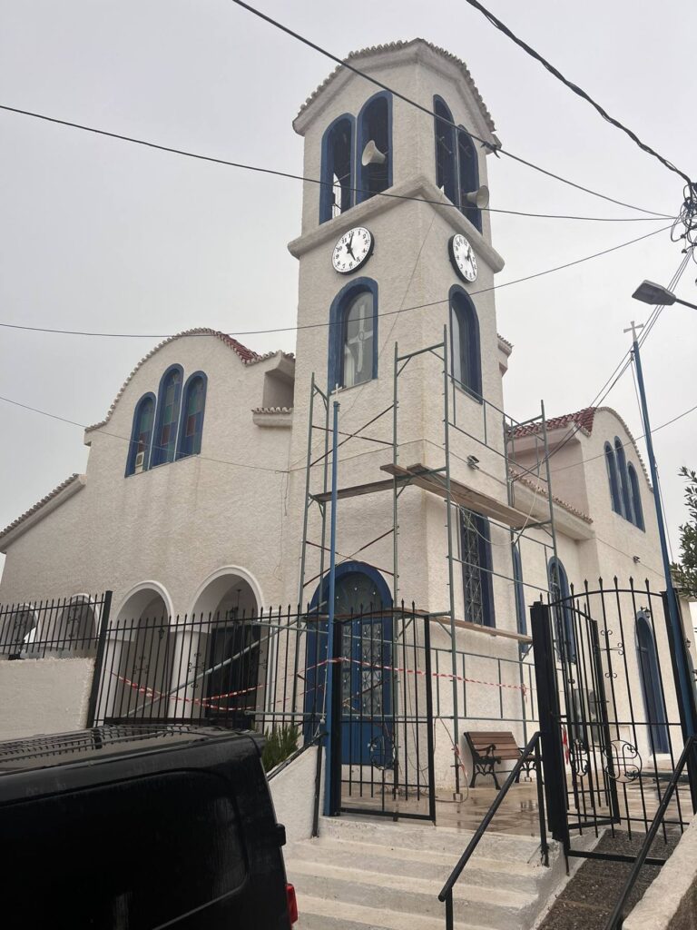 τοποθέτηση και εγκατάσταση των δύο ρολογιών πόλεως στο κωδωνοστάσιο του Ιερού Ναού Ευαγγελιστρίας Θερμησίας