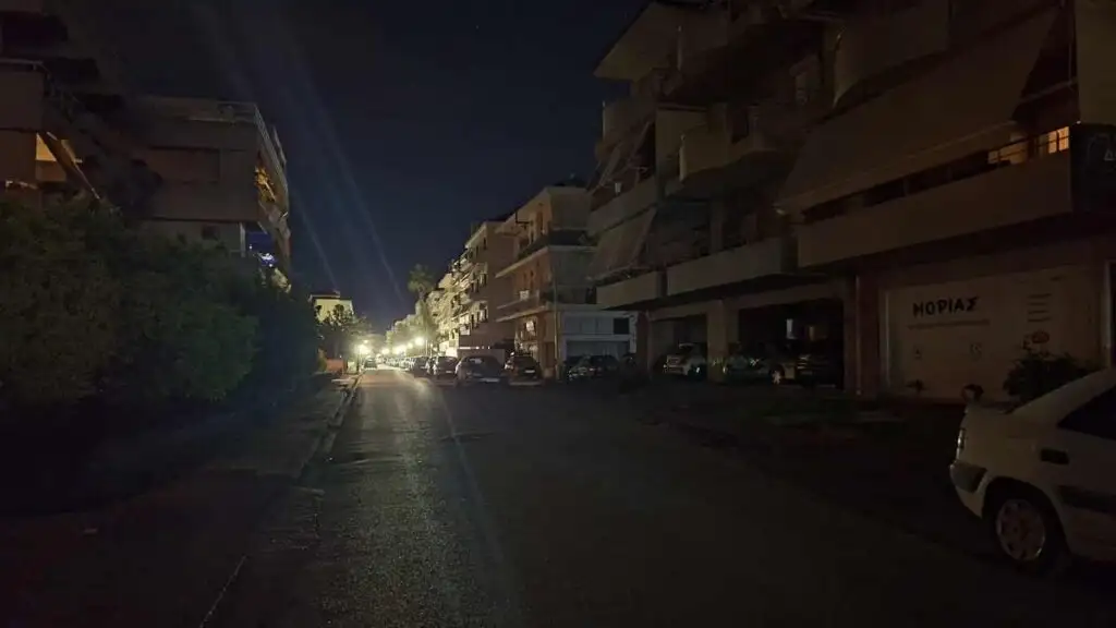 Σκοτάδι στην οδό Καλαμάτας στο Ναύπλιο