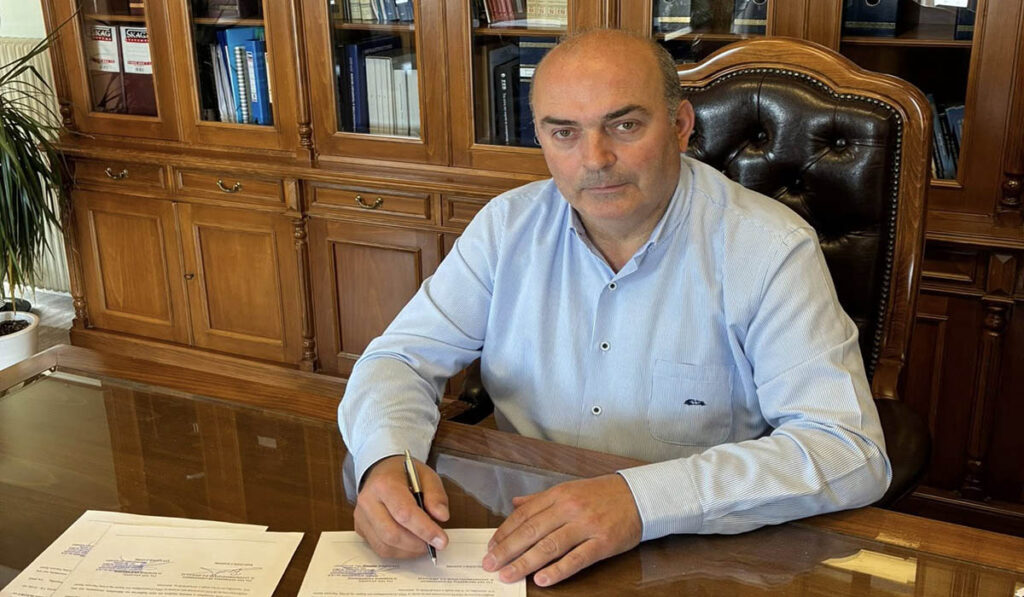 Βασίλης Σιδέρης υπογραφή