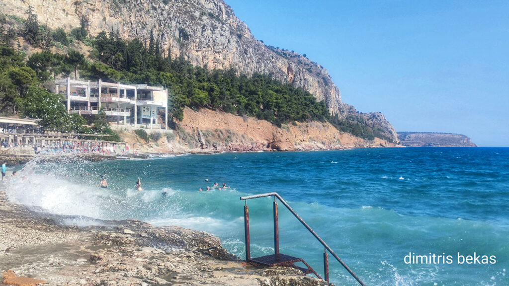 Αρβανιτιά μπάνια κύματα Ναύπλιο