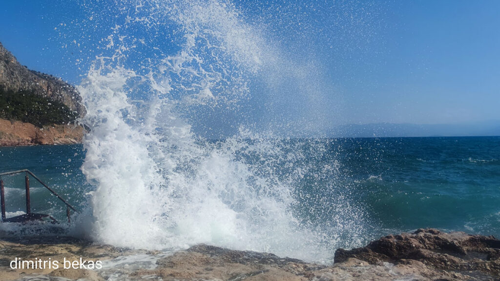 Αρβανιτιά μπάνια κύματα Ναύπλιο
