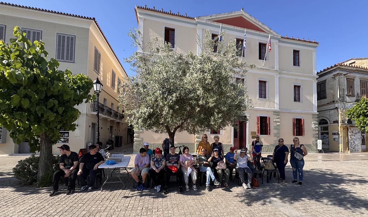 Άνθισε η Πλατεία Τριών Ναυάρχων στο Ναύπλιο