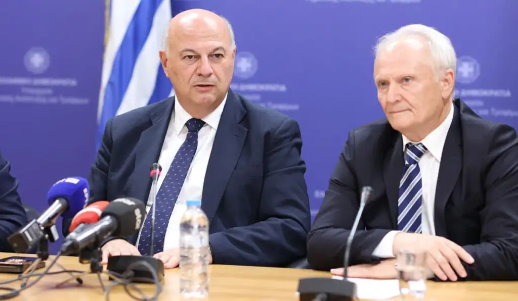Γιάννης Ανδριανός ΥΠΑΑΤ τελετή παράδοσης παραλαβής