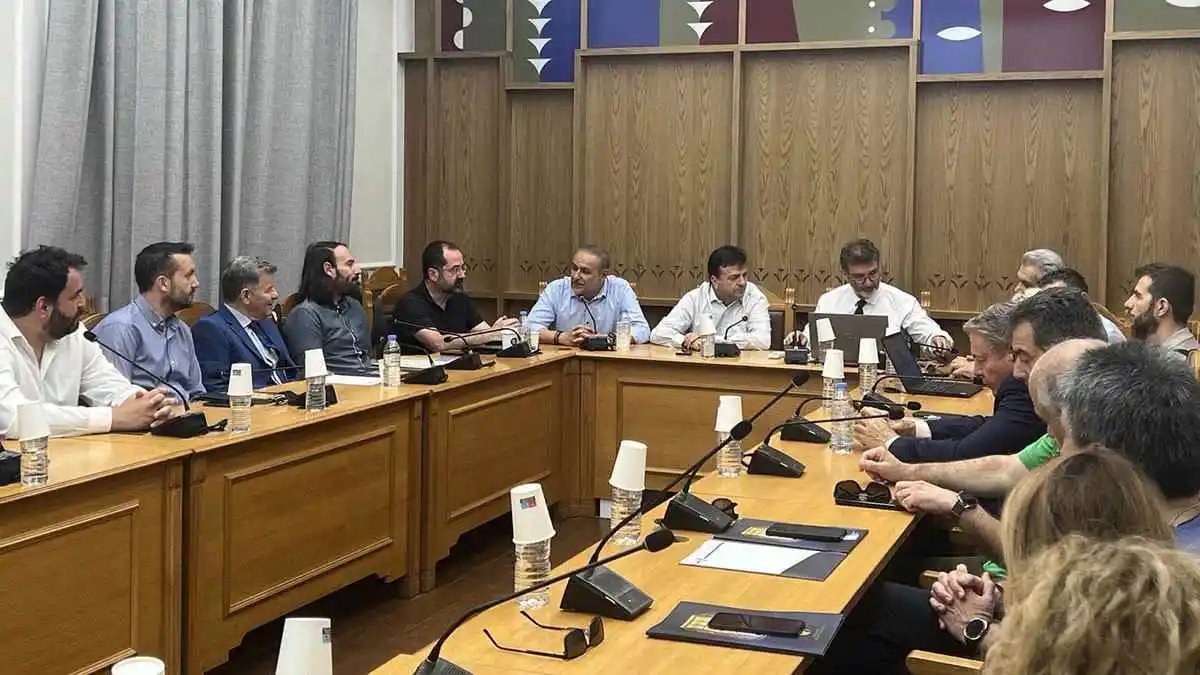 Διαπεριφερειακή συνεργασία με φόντο τη νέα αεροπορική σύνδεση Καλαμάτα – Ηράκλειο