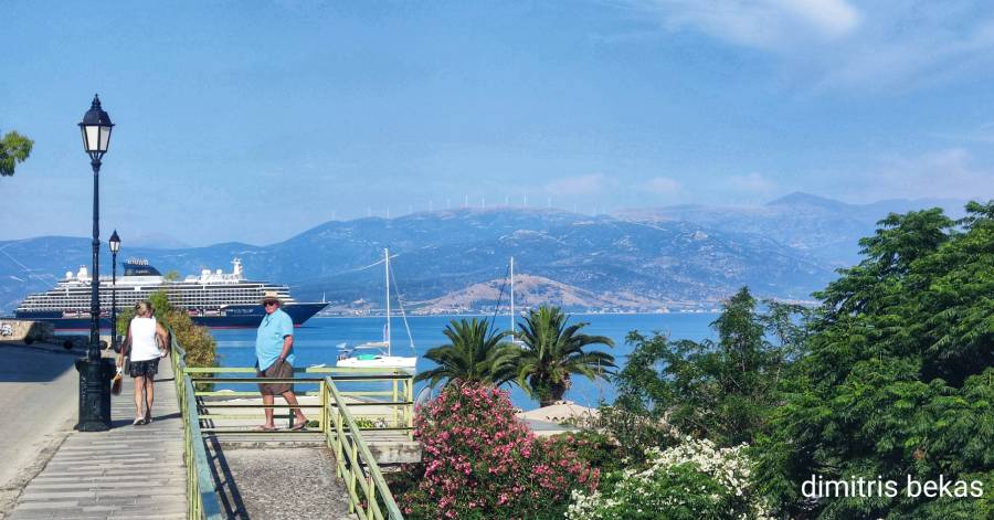 Explora I κρουαζιερόπλοιο Ναύπλιο - krouazieroploio nafplio