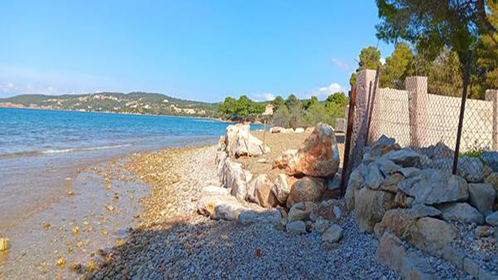 Ψήφισμα πολιτών για ελεύθερες παραλίες στην Ερμιονίδα