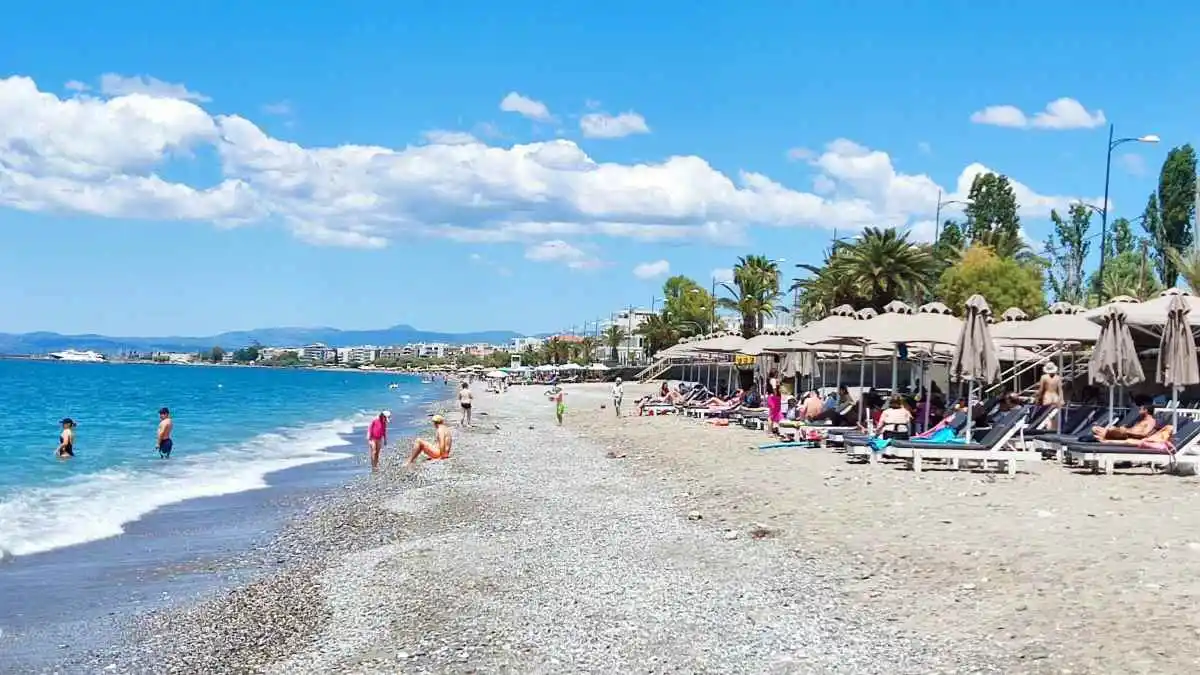 Πεντακάθαρα τα νερά κολύμβησης στην Καλαμάτα